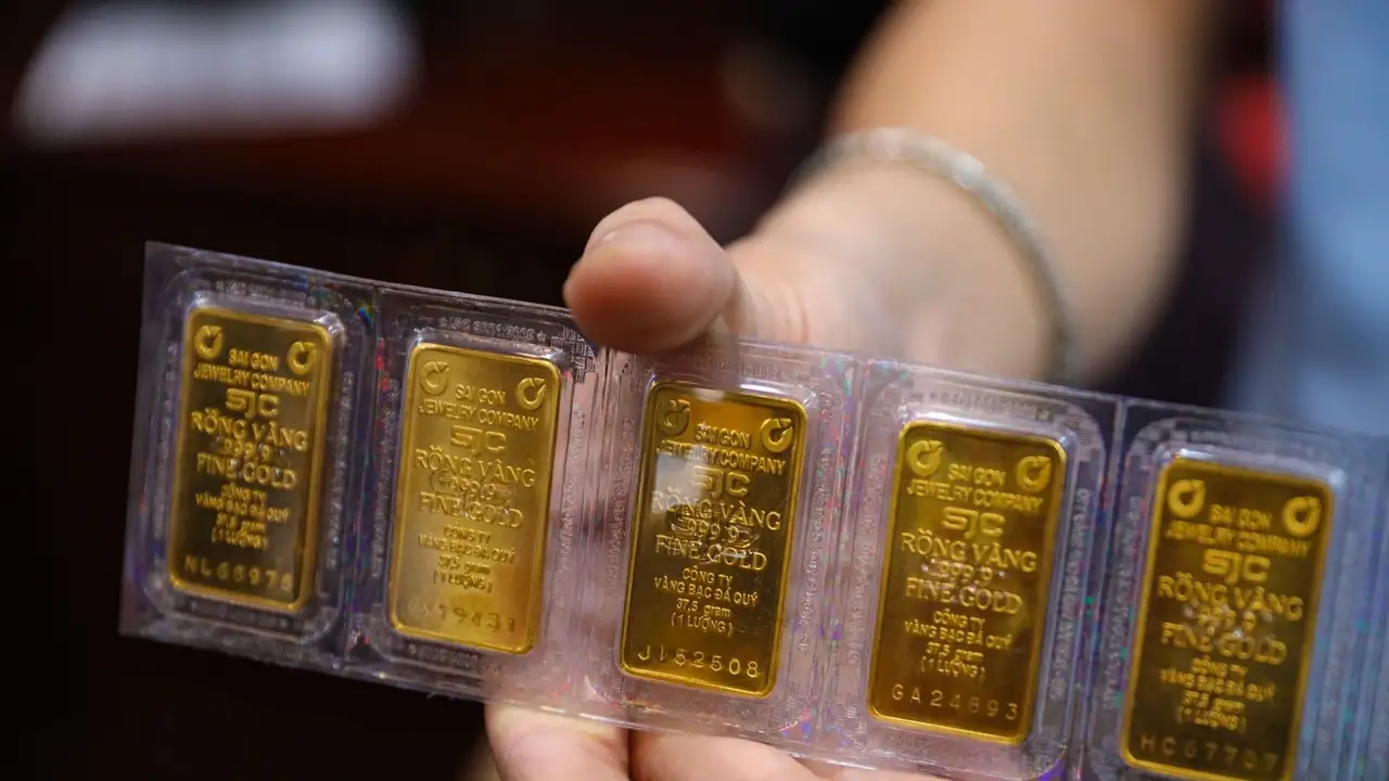 شركة SJC تخفض أسعار الذهب ملايين الدونغ للأونصة في 20 مارس 2026